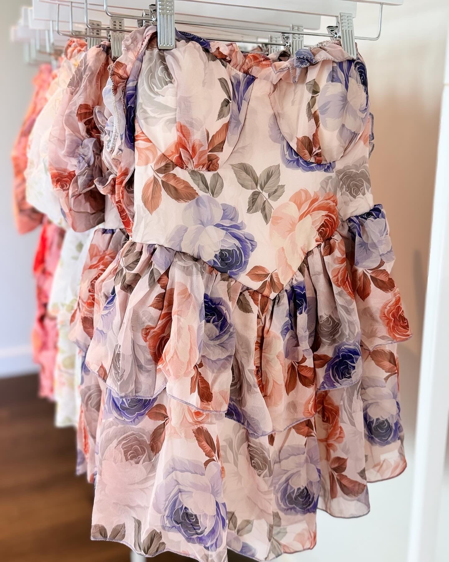 Romantic Floral Puff Sleeve Dresses with Ruffled Tier