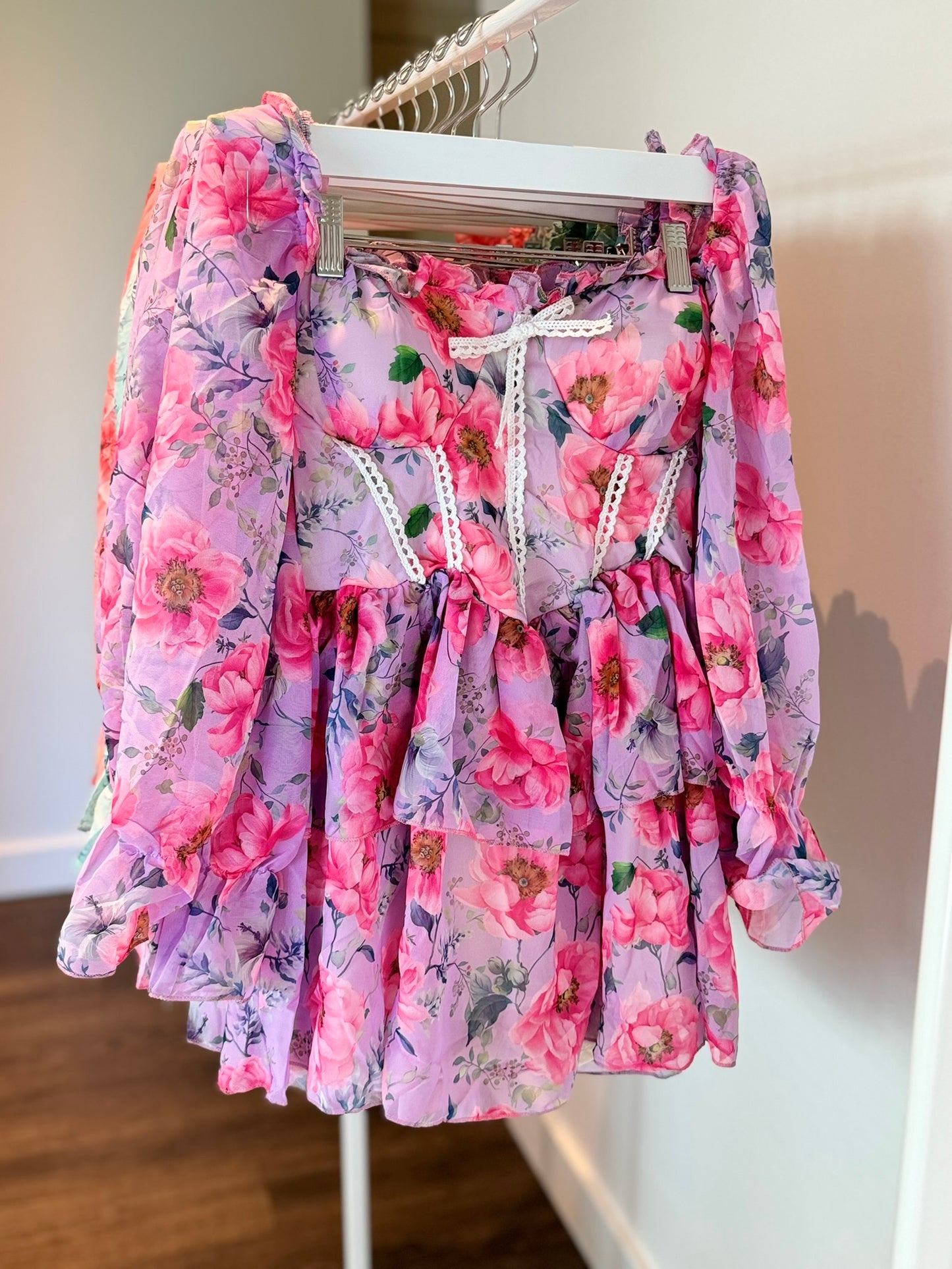 Chic Floral Ruffle Dress